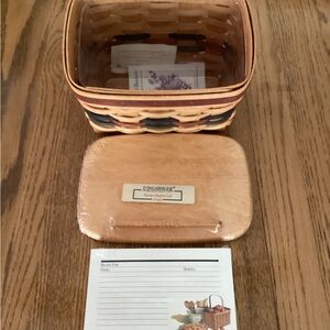 LongabergerRecipe card basket with recipe cards